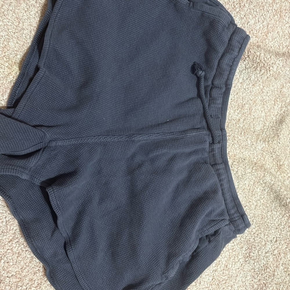 Brandi Melville shorts navy